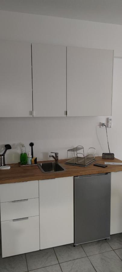 Studio Ena Néoi Epivátai Esterno foto