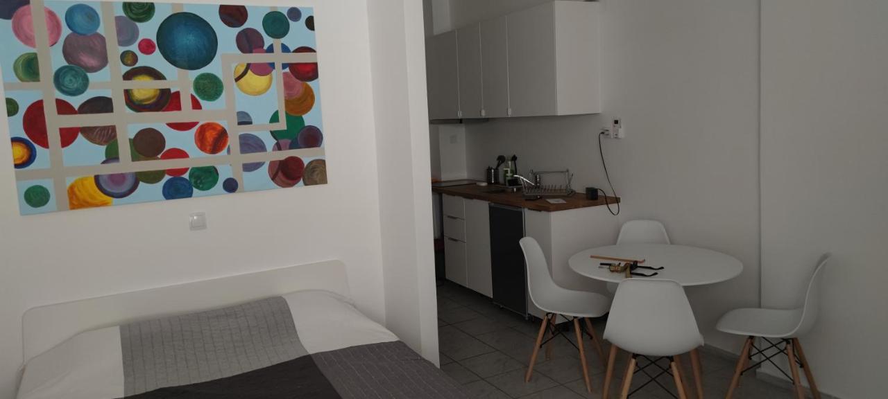 Studio Ena Néoi Epivátai Esterno foto