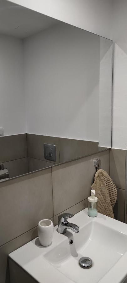 Studio Ena Néoi Epivátai Esterno foto